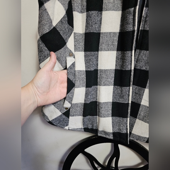 Maurices vest - Picture 5 of 5